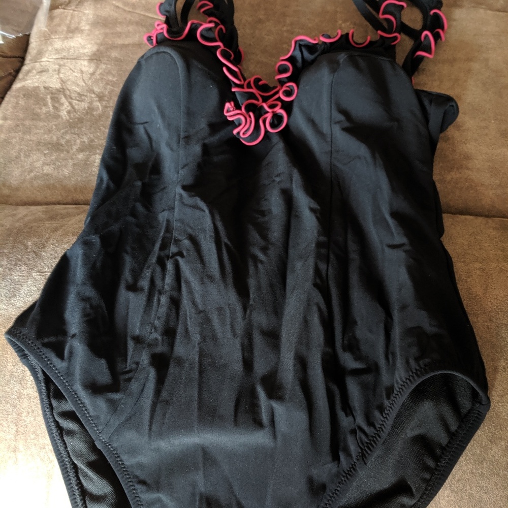 NEWProfile by Gottex Tidal Wave one piece swimsuit